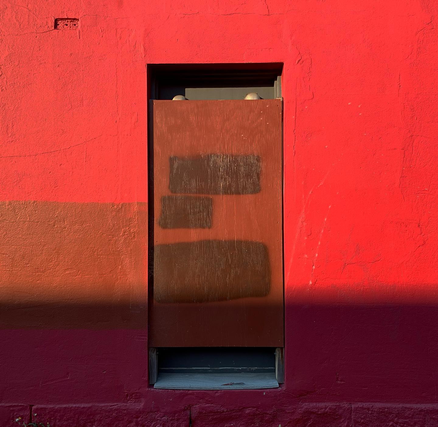 #urbanrothko #streetart #coverup #deepred